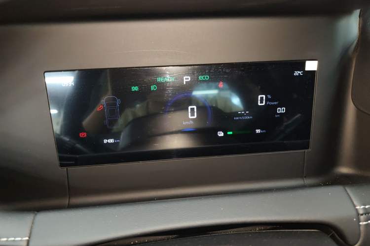 Used Radar King Kong 2025 460 km All-Wheel Drive Long-Box Version – Mighty King Kong Instrument Cluster