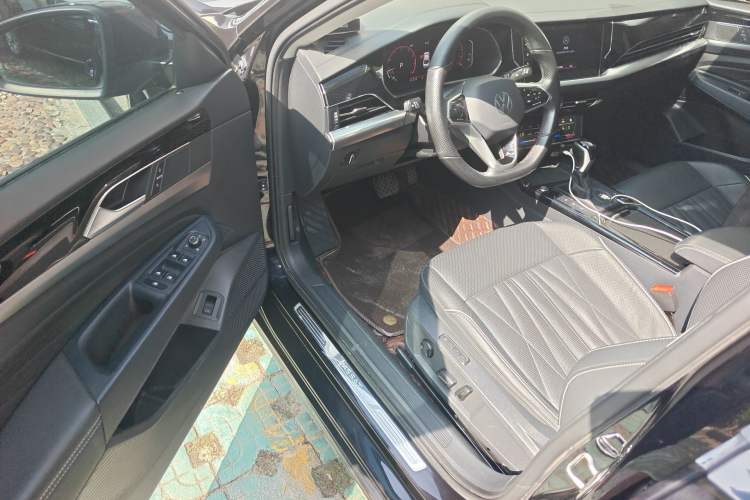 Used Volkswagen Passat 2022 330TSI Starry Luxury Edition
