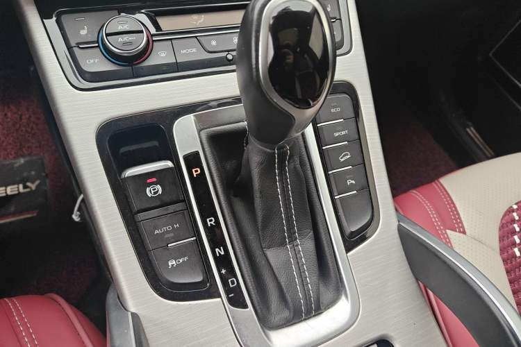 Used Geely Auto Emgrand X7 Sport 2018 1.8TD Automatic Two-Wheel Drive Zhiya Model