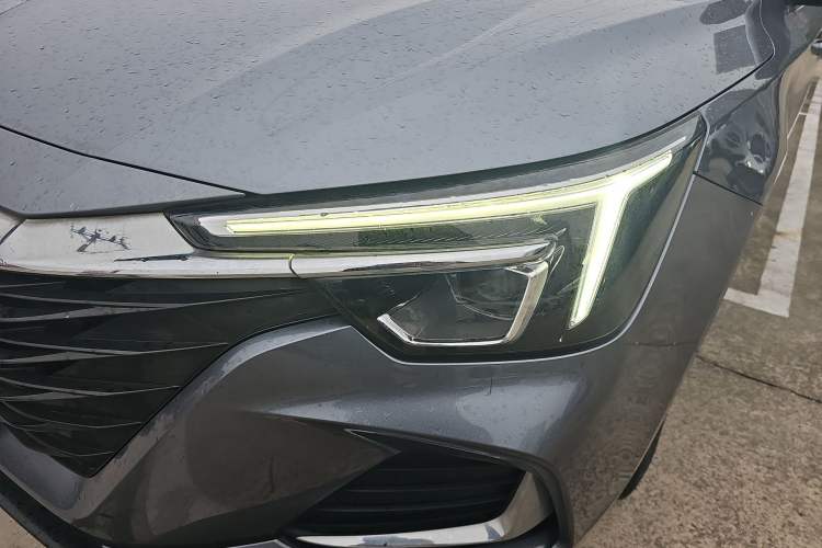 Used Roewe i6 MAX 2020 300TGI Automatic "Swell Cool Smart Drive" Edition
