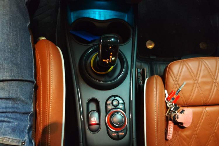 Used MINI Countryman 2022 1.5T COOPER ALL4 Connoisseur Gear Lever