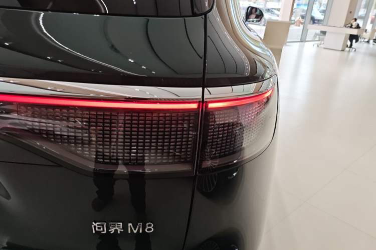 Used Hima AITO M8 2025 Extended-Range Ultra Version 53.4 kWh 6-Seater Edition