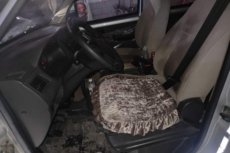 Used Wuling Rongguang 2019 1.2L S Van Standard Model with 5 Seats
