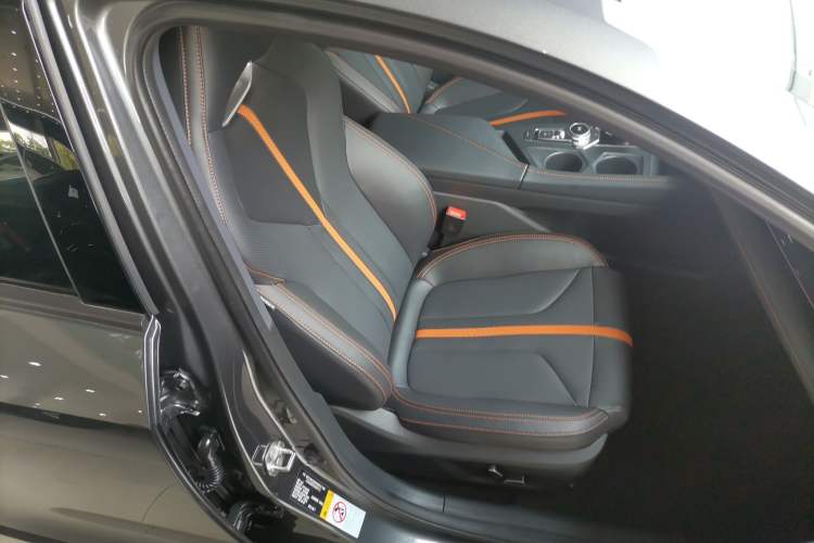 Used CHANGAN UNI-V 2024 1.5T Prestige Edition
