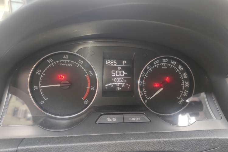 Used Skoda Rapid Spaceback 2014 1.6L Automatic Enjoyment Edition
