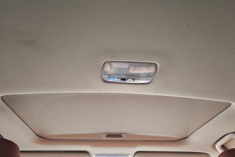 Used Honda CR-V 2016 2.0L two-wheel drive Urban Edition Headliner