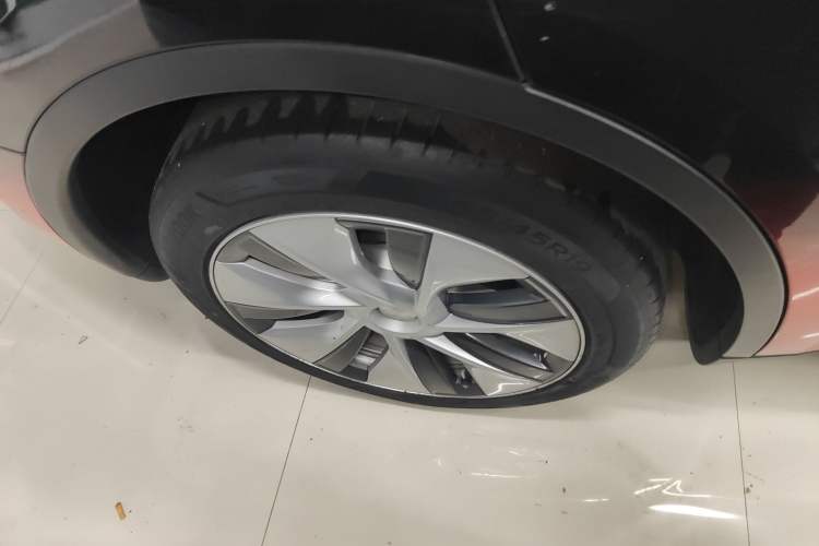 Used Tesla Model Y 2022 Long-Range All-Wheel-Drive Version
