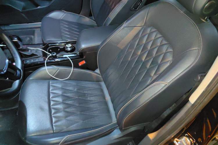 Used Volkswagen Passat 2020 Revised Version 330TSI Luxury Edition China VI Standard