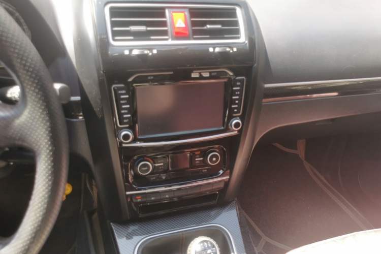 Used Haval H5 Classic 2015 2.0T Diesel Manual 4x4 Ambition Model Audio And AC Panel