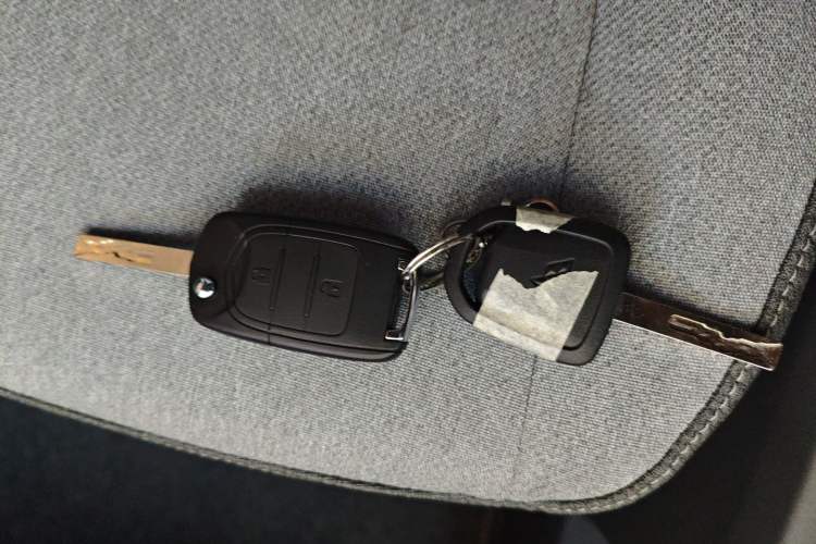 Used Wuling Yangguang 2025 Model 400km Bus Edition—Comfort Edition
