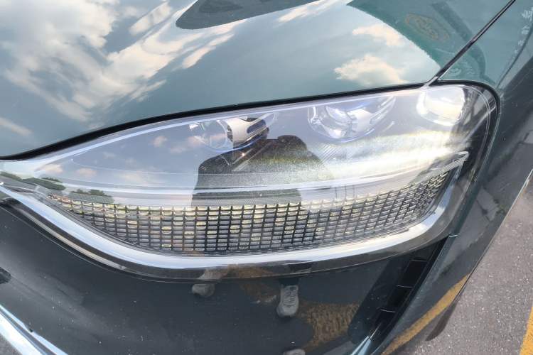 Used Hima AITO M9 2025 Extended-Range Ultra Version 52 kWh 6-Seater
