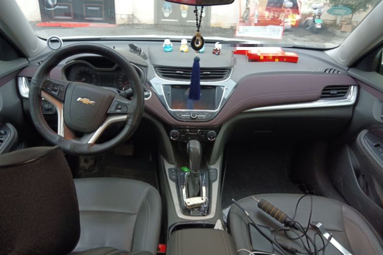 Used Chevrolet Malibu 2017 1.5T Automatic Luxury Edition Center Console