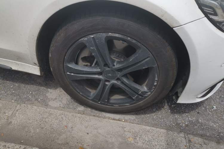 Used Mercedes-Benz C-Class 2019 C 260 L Sport Edition Right Front Wheel Hub