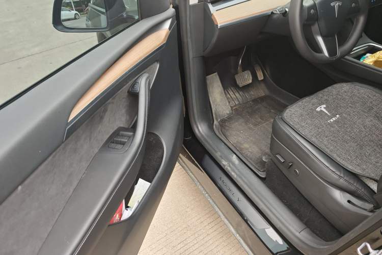 Used Tesla Model Y 2022 Rear-Wheel-Drive Version