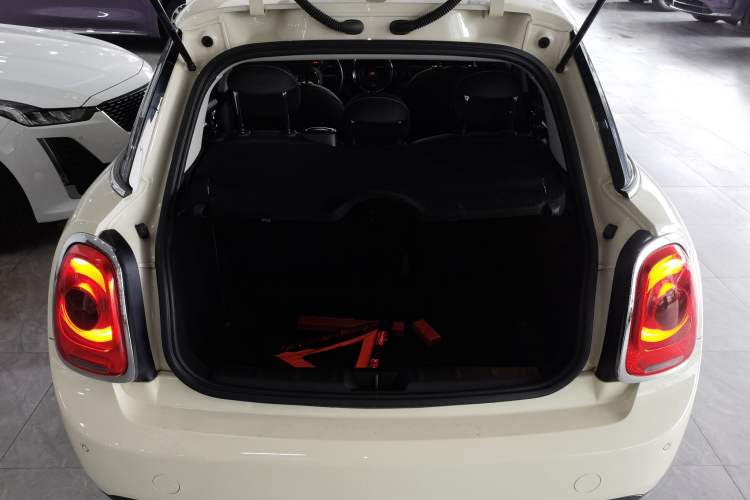 Used MINI 2019 1.5T ONE PLUS Five-Door Edition
