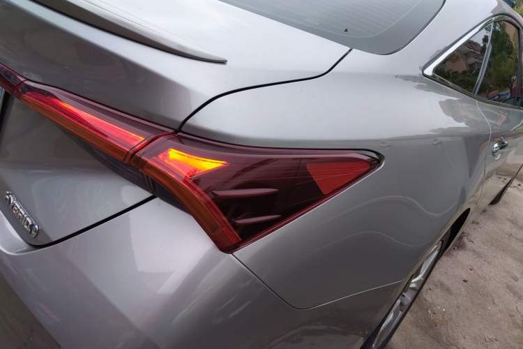 Used Toyota Avalon 2019 Dual-Engine 2.5L Luxury Edition China VI Standard
