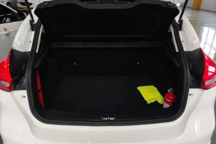 Used Ford Focus 2018 Hatchback Classic 1.6L Automatic Comfort Plus SmartDrive Edition
