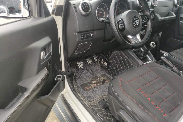 Used BAIC Off-Road BJ40 2016 40L 2.0T Manual All-Wheel Drive Prestige Edition