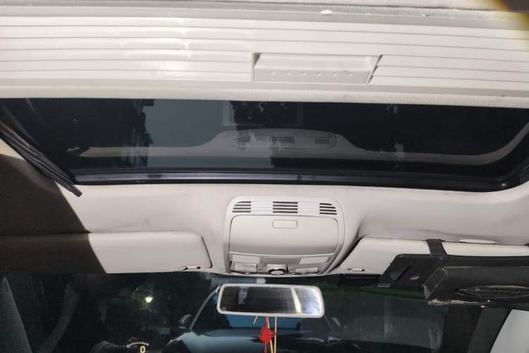 Used Volkswagen Magotan 2013 1.8TSI Luxury Model Headliner