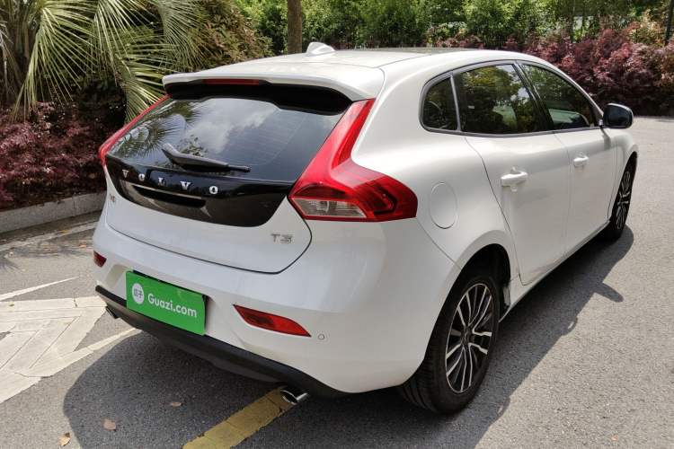 Used Volvo V40 2018 T3 Zhiyi Edition Rear Right 45 Deg
