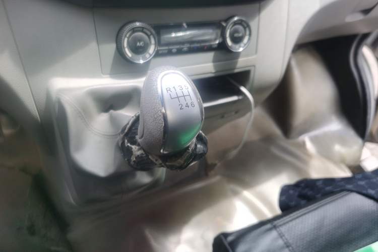 Used JAC Group Sunray 2018 2.7T 5-Series National Emission Standard V Star Express High-Roof
