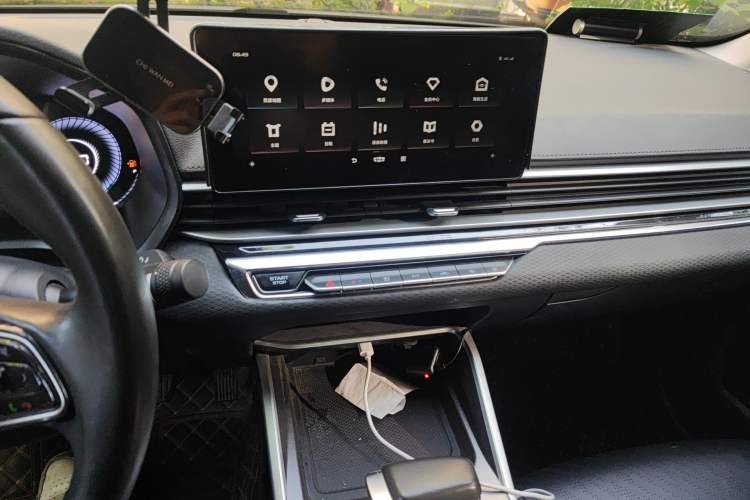 Used Geely Auto Emgrand 2022 4th Generation 1.5L CVT Elite Model Audio And AC Panel