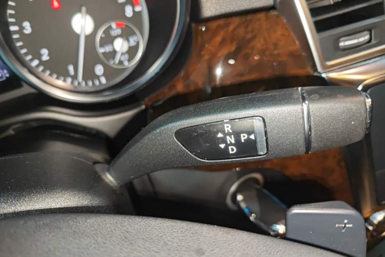 Used Mercedes-Benz M-Class 2014 ML 400 4MATIC Luxury Model