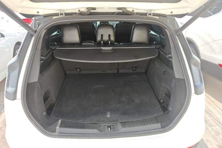 Used Lincoln MKC 2017 2.0T Two-Wheel-Drive Luxury Edition Trunk