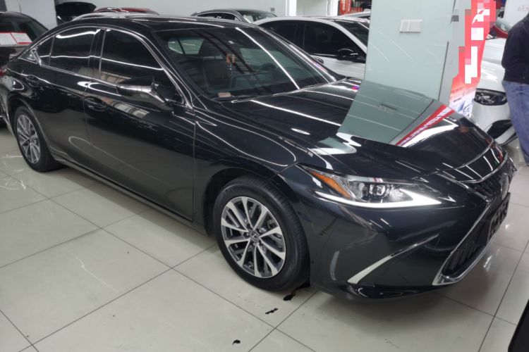 Used Lexus ES 2022 300h Excellence Edition