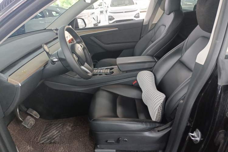 Used Tesla Model Y 2022 Long-Range All-Wheel-Drive Version
