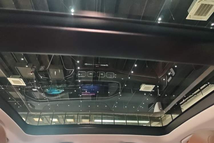 Used Mercedes-Benz GLE 2024 Refreshed GLE 350 4MATIC Stylish Edition Headliner