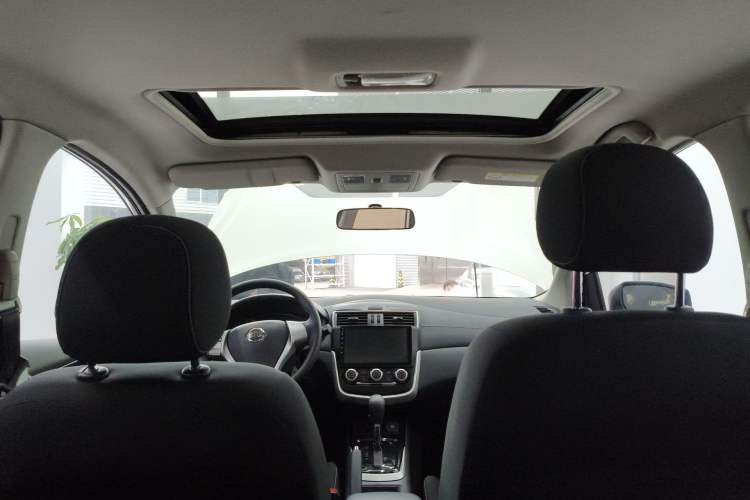 Used Nissan Tiida 2016 1.6L CVT Cool Dynamic Edition Headliner