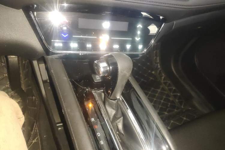 Used Honda Vezel 2019 220 TURBO CVT Elite Edition China VI