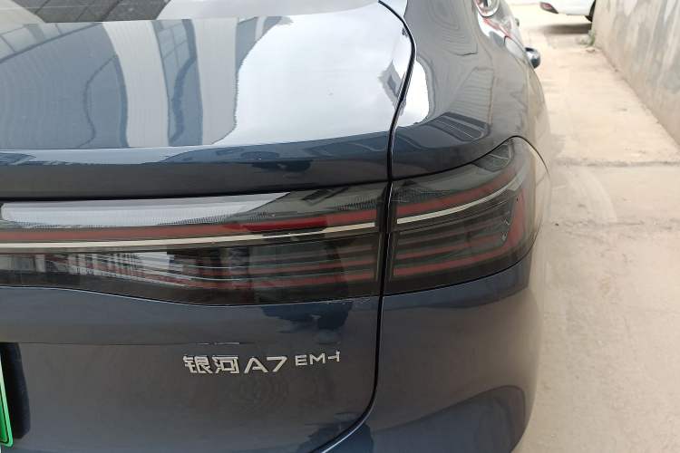 Used Geely Galaxy A7 2025 Model EM-i 150km Starship Edition Right Rear Taillight
