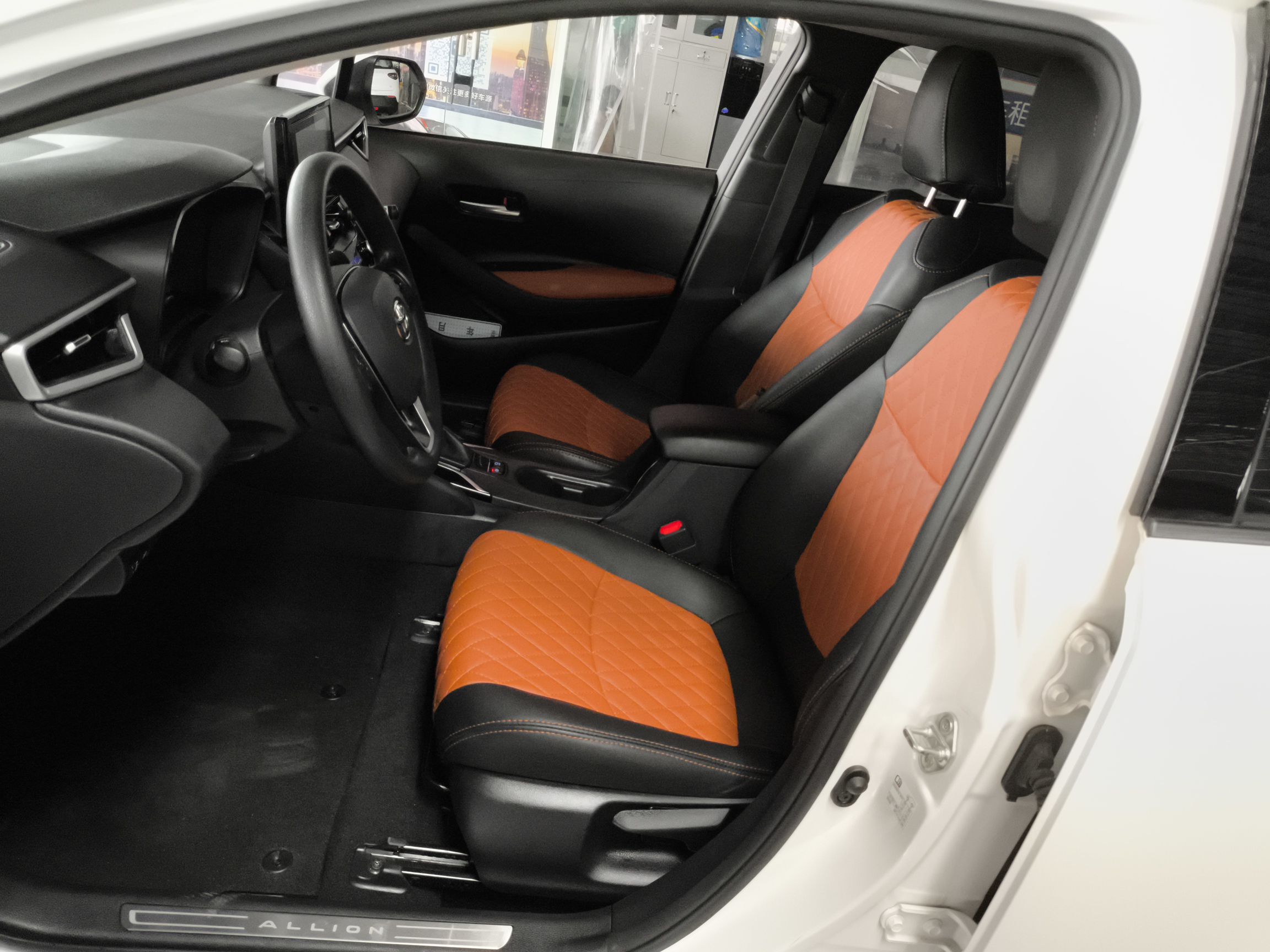 المقاعد الأمامية داخل السيارة