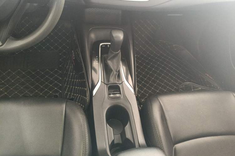 Used Toyota Levin 2019 185T CVT Entry-Level Version China VI Standard Gear Lever