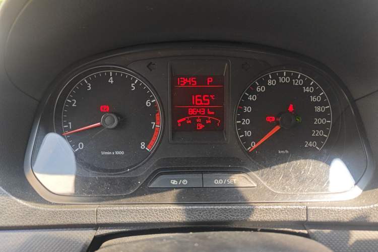 Used Volkswagen Jetta 2013 1.6L Automatic Fashion Model Instrument Cluster