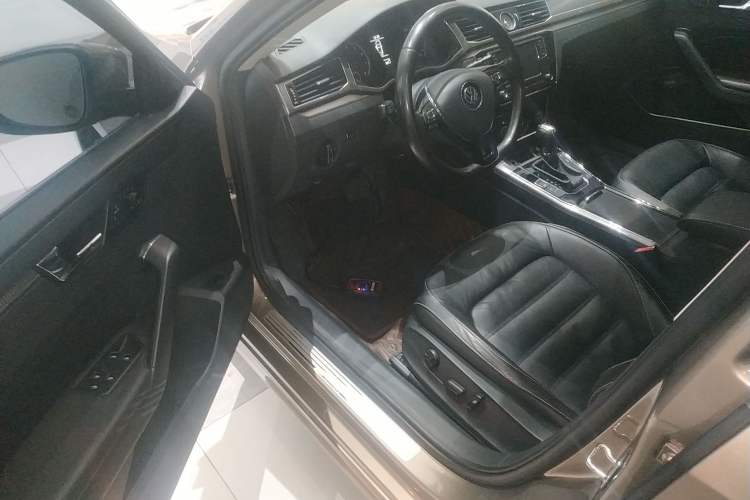 Used Volkswagen Passat 2016 330TSI DSG Luxury Edition