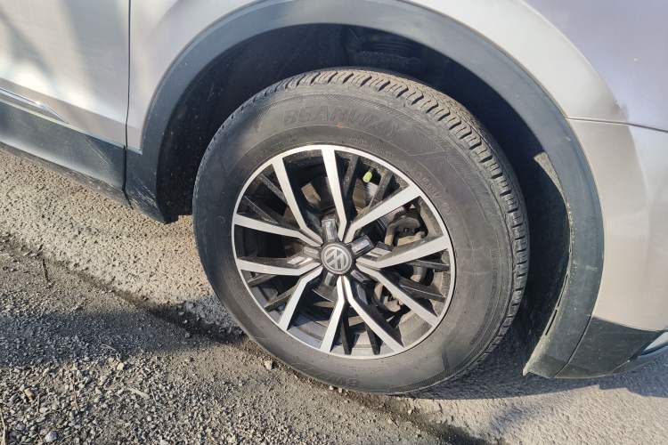 Used Volkswagen Tiguan L 2017 330TSI Automatic Two-Wheel Drive Luxury Edition Right Front Wheel Hub