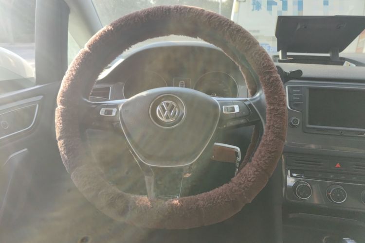 Used Volkswagen Golf Sportsvan 2016 230TSI Automatic Trend Edition Steering Wheel