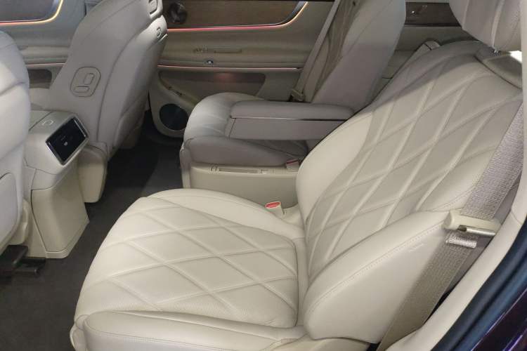 Used Hima AITO M9 2025 Extended-Range Ultra Version 52 kWh 6-Seater