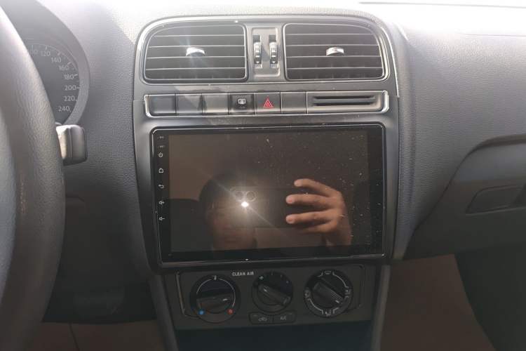 Used Volkswagen Polo 2016 1.4L Automatic Trendy Model Audio And AC Panel