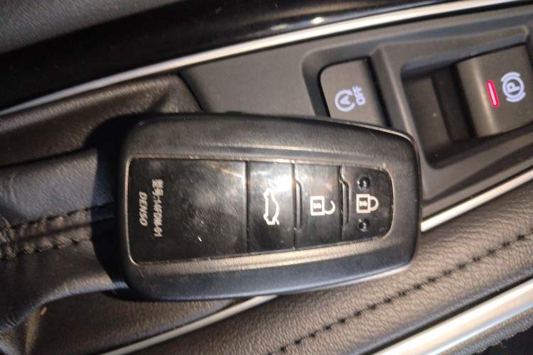 Used Toyota Avalon 2022 2.0L Luxury Edition