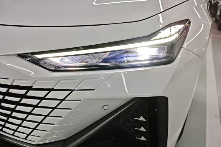 Used CHANGAN UNI-V 2022 1.5T Prestige Version