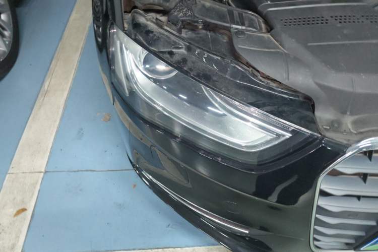 Used Audi A4L 2013 35 TFSI Automatic Standard Model Right Front Headlight