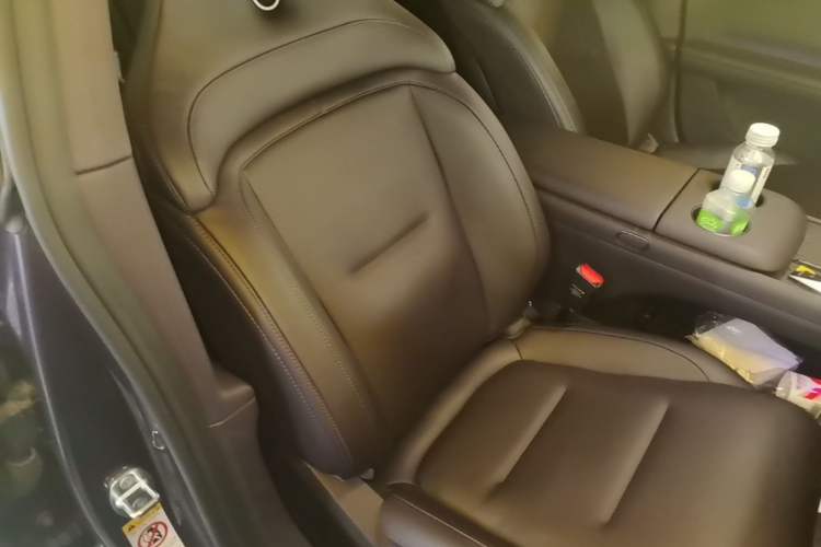 Used Avatr 06 2025 Ultra Pure Electric Edition Right Front Seat