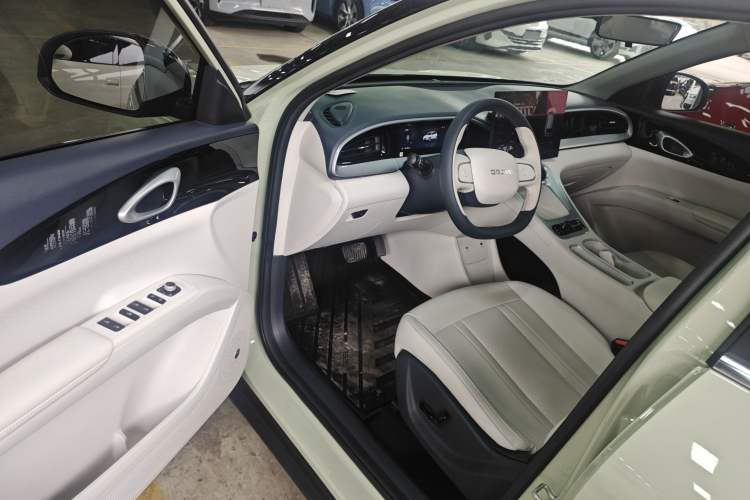 Used Geely Galaxy Geome 2025 UP 410km Exploration+ Edition Driver Seat