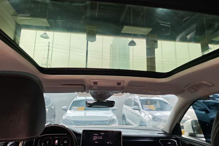 Used Volkswagen Tayron 2024 300TSI Two-Wheel-Drive Luxury Plus Advanced Version
