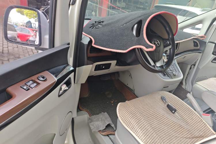 Used JAC Group Refine M5 2016 2.0T Gasoline Automatic Business Edition Driver Seat