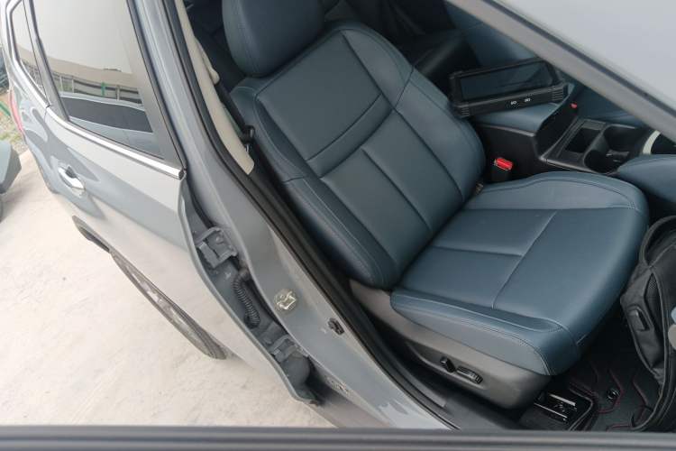 Used Nissan X-Trail 2025 Honor 2.0L Two-Wheel Drive Leading Edition Right Front Seat